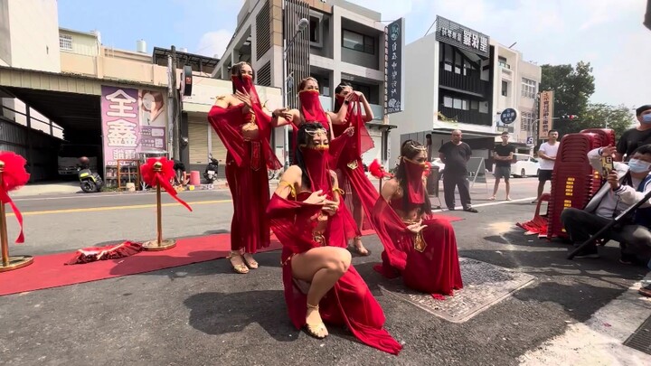 Street Dance Performance Live in the Community