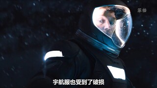 两人在飞船上生活了90年，船员们醒来后，发现船舱内充满了生机！