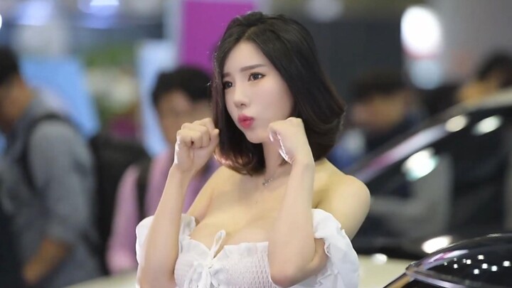Come take a look at these sexy, cute, and innocent Korean car model beauties—though their faces can 