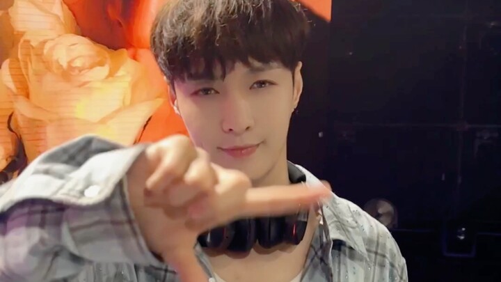 【จางอี้ซิง】ท่าเต้นมือสุดหวานจากเพลง “Psychic” มาแล้ว! คลิกเข้าไปดูน้องแมวน่ารักได้เลย～【อัปเดตจากสตูด