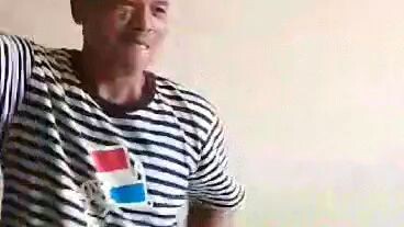 yung lahat kayo may partner tapos si manong guard Wala.......Hala kuya saway