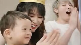 هل يبذل صغير الزونغزي كل هذا الجهد من أجل تناول الكعكة؟！！