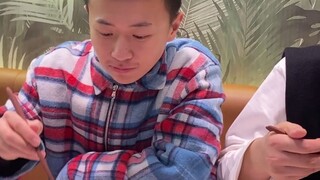 闺蜜和男朋友又卷起来了，我只能痛当最大受益人