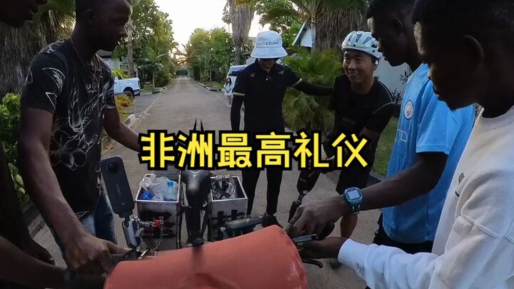 เจอคนจีนในต่างประเทศ รู้สึกเหมือนได้เจอกับญาติเลย ช่างอบอุ่นจริงๆ!