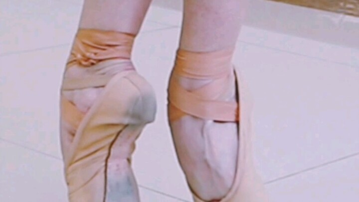 "Pointe" | Latihan Pointe Harian Seorang Ahli Bedah Saraf yang Telah Belajar Balet Selama 7 Tahun