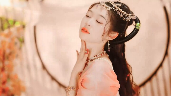 วันนี้ฉันไม่มีอะไรทำ ฉันฟังเพลงในซ่อง และได้ยินมาว่าราชาแห่งชูชอบเอวบาง