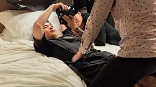 原来电视剧里的亲密戏是这样拍的，真是苦了摄影师了