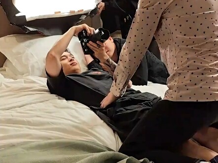 So this is how intimate scenes in TV dramas are filmed—poor cameraman!