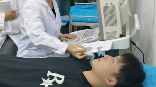 这大概是男孩有生以来第一次被这么多女生夸奖