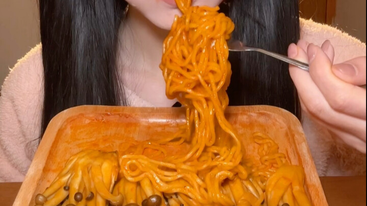 Mi kalkun + piring campuran jamur