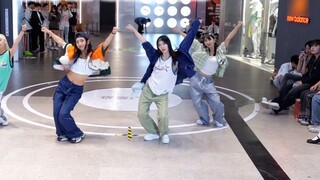 How Sweet-NewJeans dance cover road show for youthful and energetic female high school
