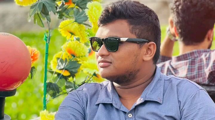 আমি জানি না তাকে কে সাহস দিয়েছে তা না হলে সে পাগল ছিলো আমার জন্য