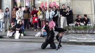 The most 18+ thing in the history of road shows | Ding Huiren’s unreleased new song “Shh” danced wit