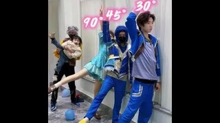 看看谁的韧性最好 #斗罗大陆 #唐三 #小舞