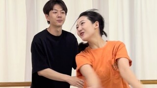 "Quy luật mất nụ cười"