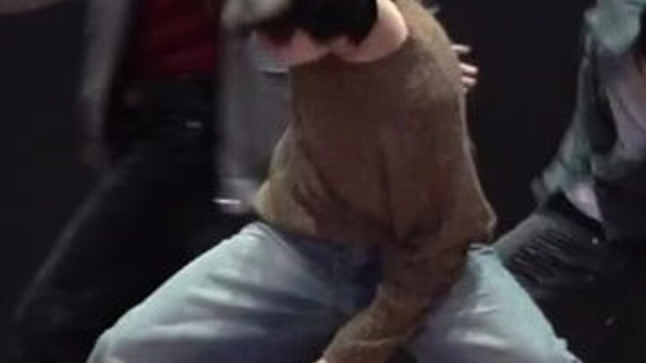 Đây chẳng phải là bữa tiệc thị giác sao, kẻ mưu mô năm mới cứ liên tục thả thính đây này 😏