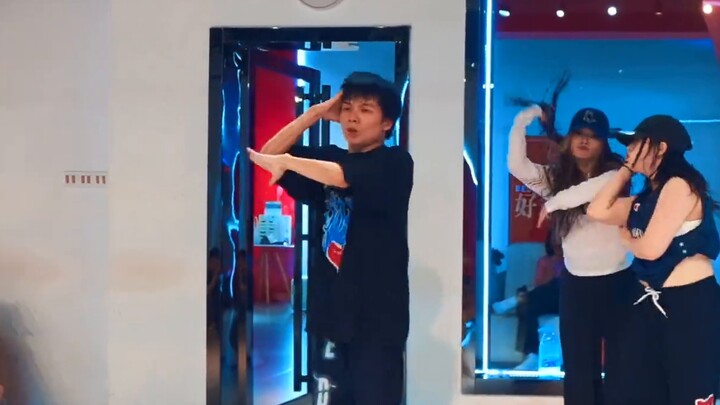 【CUBE Dance Studio】ZOOM của Wang Tian