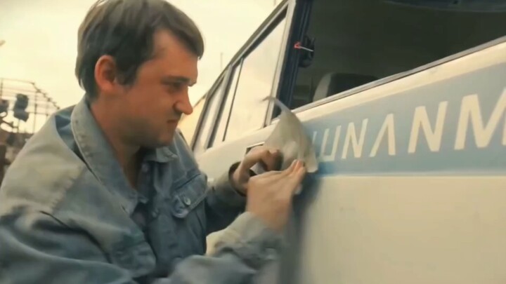 A man suddenly discovers his car is made of gold.