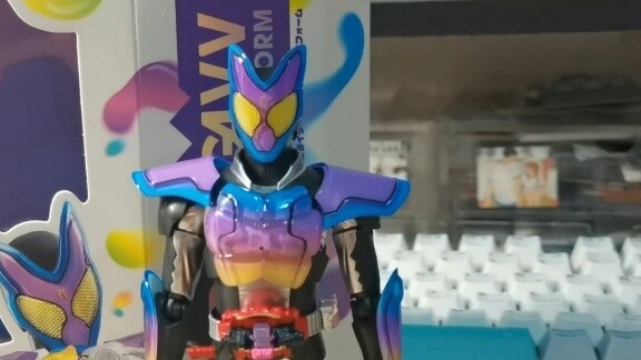 SHF pertama mahasiswi di tahun baru 2025 ~ Unboxing SHF Kamen Rider Gabu