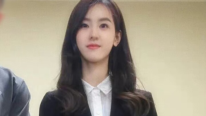 “Đây là hiện trường trận chung kết toàn cầu của Giải vô địch Tranh biện Tiếng Hoa Thế giới lần thứ 6