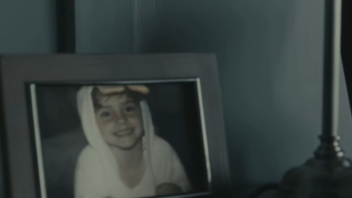 Hermione's parents didn't turn on the TV, so there was reflection on the screen. Moreover, there wer
