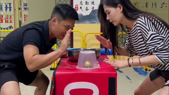 这用不用哄哄她啊