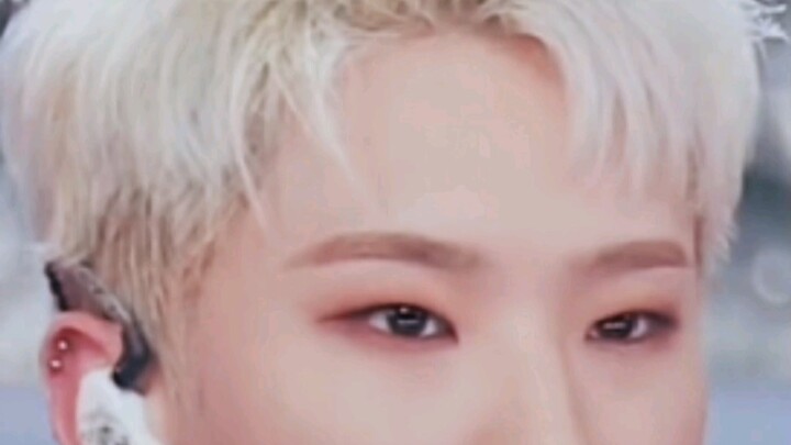 【Kwon Soon-young】“Apa? Kamu punya masalah? Kalau ada masalah, bicarakan di depanku!”