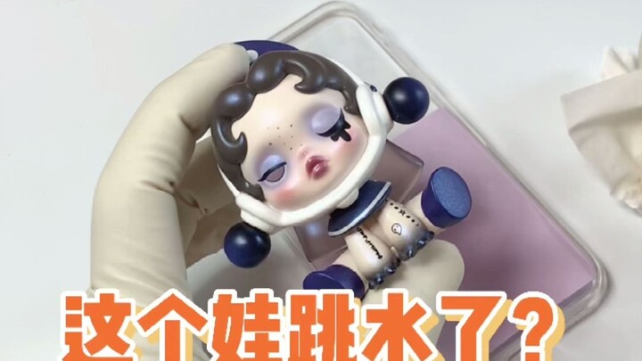 Bocah ini lompat ke air!