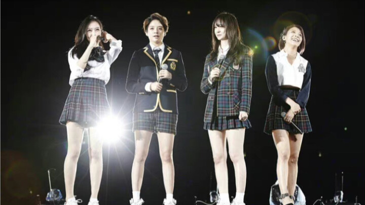 Cash Me Out: This move requires the entire team to be dance leaders—what incredible skill!