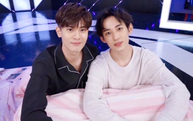 [Fei Tang] Bro's got a wife.