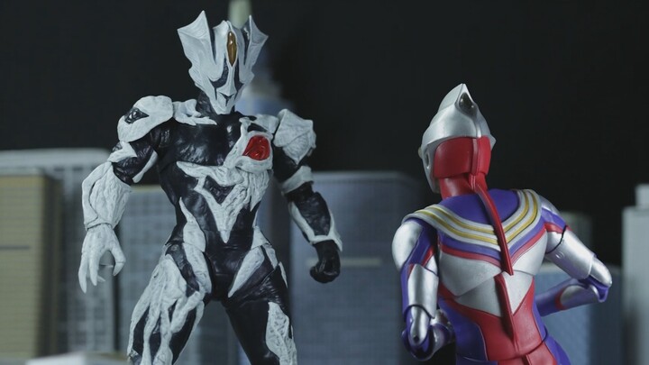 [Animasi Stop Motion] Ultraman Tiga VS Kiri Ellord