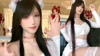 แต่งตัวให้หุ่นจำลองขนาดเท่าคนจริงด้วยชุดสีขาว...