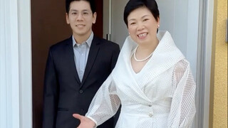 和儿子一起去大公官邸做客咯～小小打扮了一下，你们觉得我这套造型怎么样呀？哈哈～