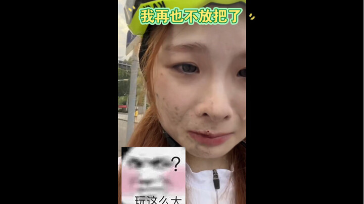 Hậu quả của việc vê tay lái xe đạp đường trường một cách ngạo nghễ