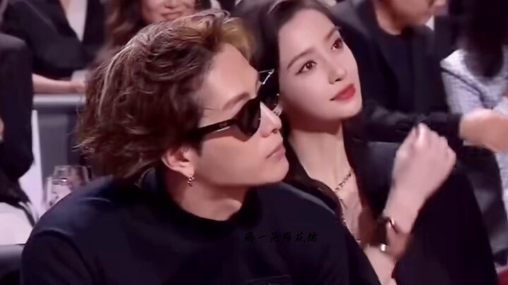 พี่น้องตระกูลไฮโซคู่นี้เจ๋งสุดๆ ไปเลย! นี่มันฉากที่ฮีโร่ในนิยายมางานเลี้ยงตอนเย็นไม่ใช่เหรอ