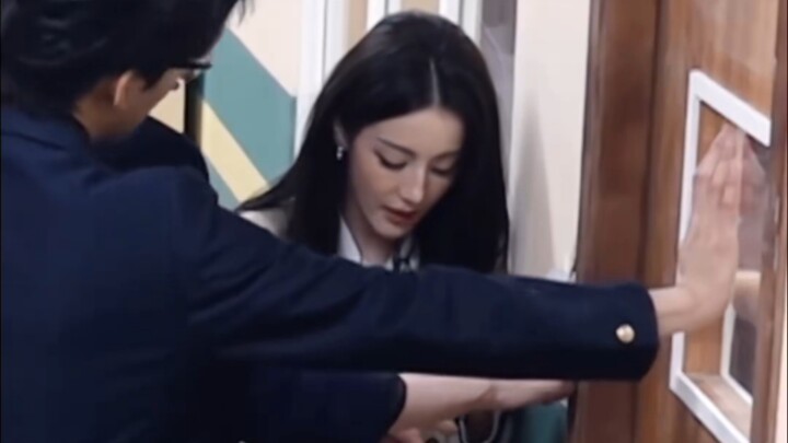 怎么会有人长得这么美
