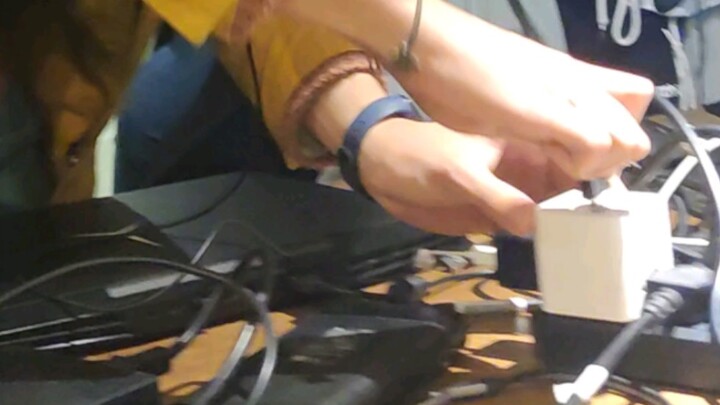 Sinh viên đại học hack lưới điện quốc gia bằng công nghệ cao