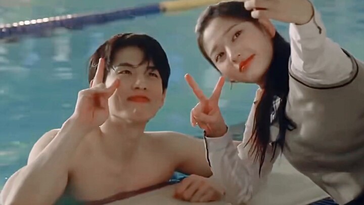 เพื่อค้นหาว่าทำไมแฟนเก่าของเธอถึงทิ้งเธอไปโดยไม่บอกลาเมื่อสี่ปีที่แล้ว เธอจึงพยายามตามจีบเขาอย่างไม่