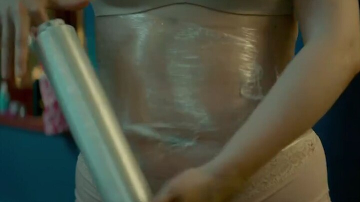 Setiap malam si gemuk bungkus tubuhnya dengan plastik wrap, sebulan kemudian bertransformasi jadi de