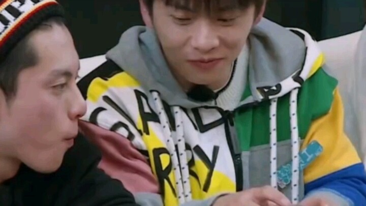 Martial arts toast, a hundred fake moves in just a few seconds