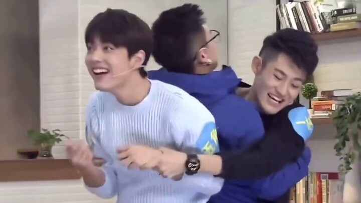 [Xiao Zhan] Don't get too excited, sober up! But I can't sober up when I see you!