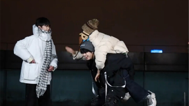 【TF家族四代】一起跳《初雪》啦