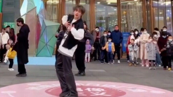 Seventeen triple jump, random dance clip with comfortable intensity, Jinan Station