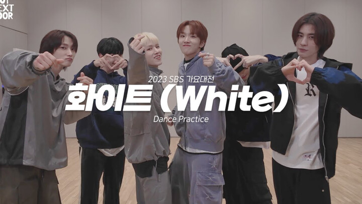 Sân khấu cover White của BOYNEXTDOOR – Phòng tập