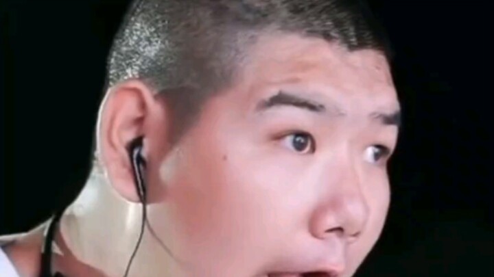 เพลงดังของเฟิ่งชูมาแล้ว กดไลก์ แชร์ และติดตามเลยพี่!