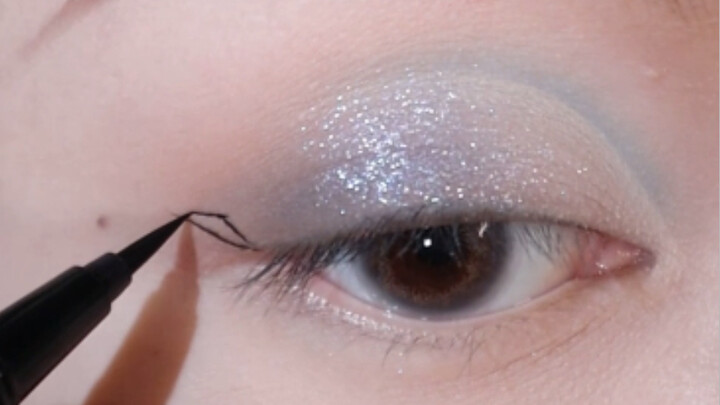 也来尝试下敲火的三角形猫眼线！按眼型定点太实用啦