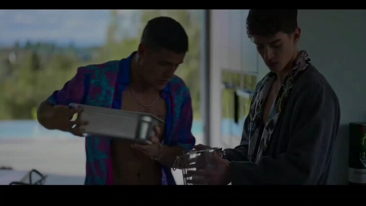 أدبُ الكنّة الحقيقية! الأب يطير وكر ابنه مع حبيب ابنه! يحاول انتزاع ابنه من حبيبته! باتريك حقًا لا ي