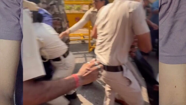 अभिषेक ठाकुर को घसीटकर ले गई पुलिस 🤯😱