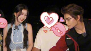 เมื่อหญิงสาวตกหลุมรัก เธอจะกลายเป็นทั้งลูกสาวและแม่ บางครั้งทำตัวตระการตา และบางครั้งก็อยากดูแลอีกฝ่