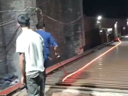 Pekerjaan ini membutuhkan sinkronisasi antara tubuh bagian atas dan bawah.